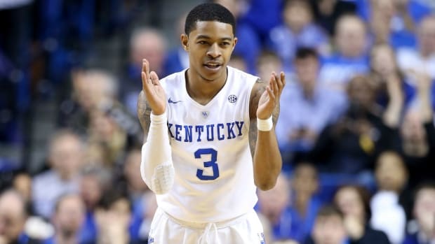 kentucky-wildcats-tyler-ulis-crying-fan.jpg